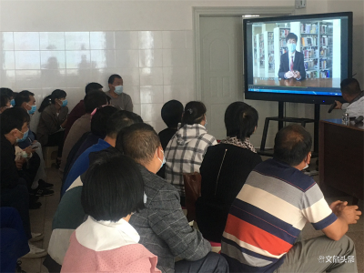 玉溪市图书馆“携手共育  亲子共读”全民阅读推广进校园活动走进红塔区洛河民族中学