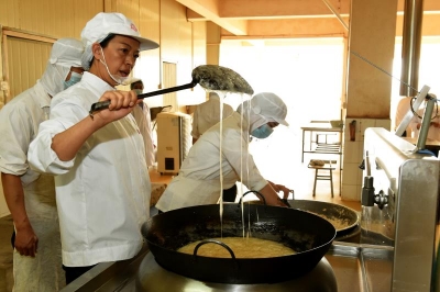 寻味甜蜜“守艺人”  豆末糖制作技艺代表性传承人普绩