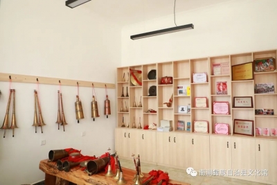 大理无量山下，鼓吹器乐与宴席跳菜同演绎，三代同堂共研习