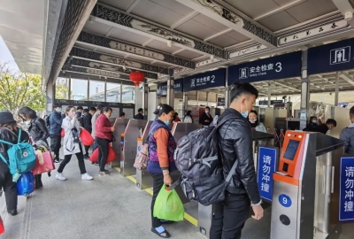 大理站客流创今年新高！连续两日进出站旅客超4万人次