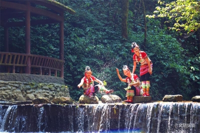 秘境哀牢山，醉美石门峡