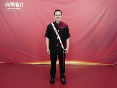 州长向世界推介“中国彝乡 滇中翡翠 红火楚雄”！畅谈楚雄发展优势