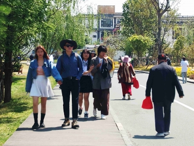 清明假日第一天，大理多地迎来旅游接待小高峰，旅游秩序安全有序