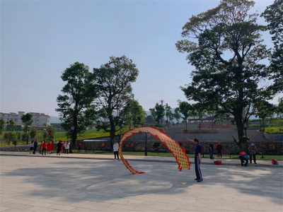 春游丨到个旧阳山生态公园放风筝，一秒解锁春天