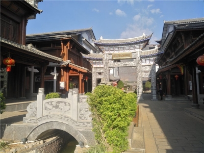 大理鹤庆新华银匠村：“爱国卫生”常抓不懈 助力旅游环境大提升