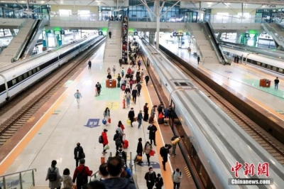全国铁路实行新的列车运行图，部分城市间旅行时间大幅压缩