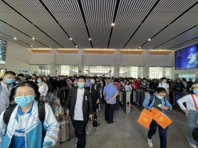 铁路中秋小长假运输今日启动 9月19日为客流最高峰