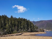 图集丨香格里拉普达措 湖光山色美如画