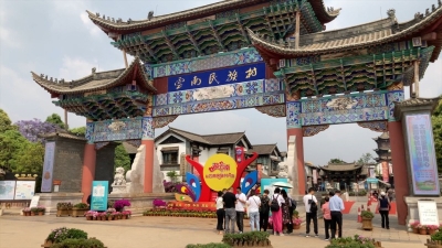 错峰游客都夸云南疫情防控好 “五一”入滇正当时