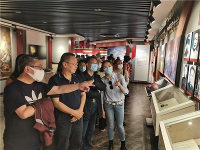 云南首列“红色教育主题列车”开到蒙自 200名党员“打卡”红色教育基地