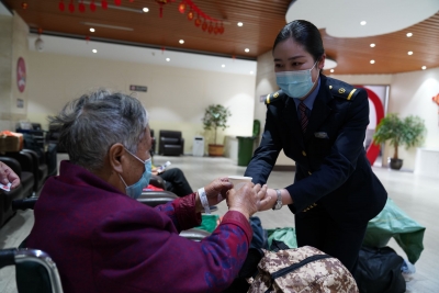 启用14台安检体温检测一体化设备 昆明站多举措应对“五一”客流高峰