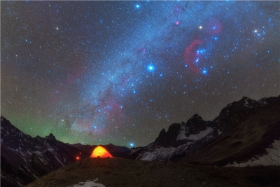 《追星星的人》今晚9点直播 带你邂逅香格里拉雪山下的流星雨