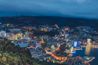 抓住春天的小尾巴，坐上火车去个旧