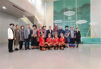 “云上之和——云南哈尼族服饰展”亮相中国丝绸博物馆