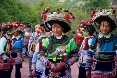 大理巍山彝族服饰：“非遗”之花绽放绝美风华