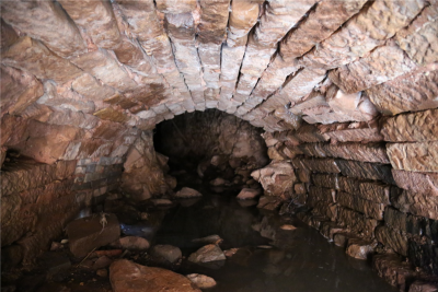 普洱市宁洱县磨黑镇发现清末民初期间修建的地下排水系统