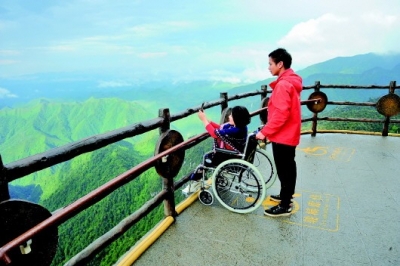 坐轮椅登顶1600米高山？全程无障碍景区来了