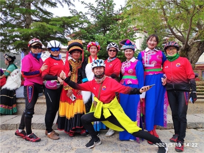 中国旅游日 | 安徽骑手盛赞香格里拉