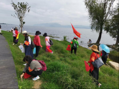 大理州老干部情系洱海保护生余辉