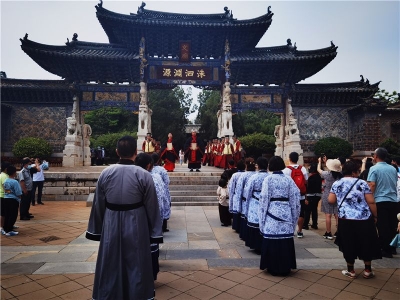 五一小长假第一天，红河州多地迎来出游高峰，你打卡了吗？