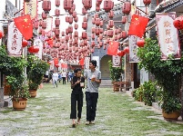 图集 | 游巍山 品小吃 来小吃街就对了