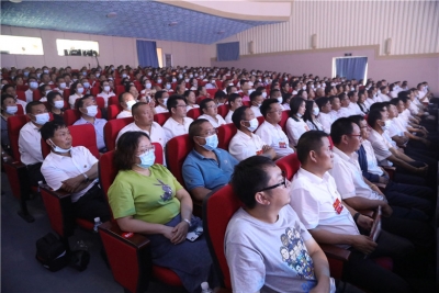 一堂生动的党史课！祥云县第十三次党代会参会人员观看红色花灯剧《王德三》