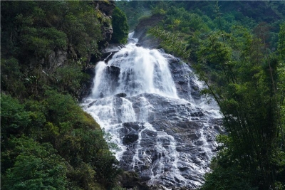 图集丨南恩瀑布 哀牢山中一道流动的风景