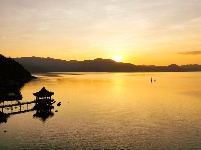 图集丨镶嵌在高原静海中的帆船基地