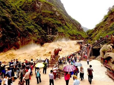 雨季来临！香格里拉虎跳峡景区推出门票优惠 去领略大自然的鬼斧神工