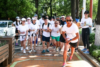 “腔调翠湖·慢跑生活”  50余名跑者环湖慢跑为公益助力