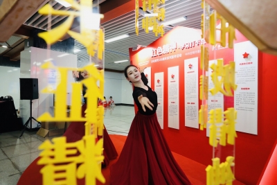 昆明地铁庆祝建党100周年系列活动之“红色快闪活动”举行