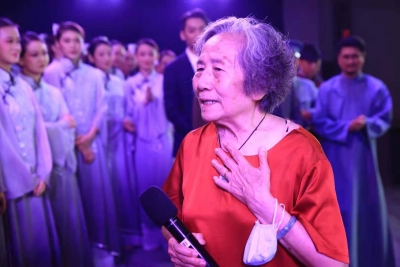 英烈后人热泪盈眶！红色花灯剧《王德三》祥云县六场演出座无虚席  