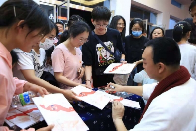 英烈后人热泪盈眶！红色花灯剧《王德三》祥云县六场演出座无虚席  