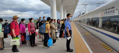 云南铁路圆满完成端午节旅客运输 发送旅客超96万人次