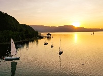 图集丨镶嵌在高原静海中的帆船基地