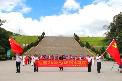 百人旗袍秀，扮靓梅子湖！