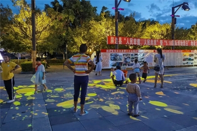 屏边新增精美景观灯 绚烂灯光引人来