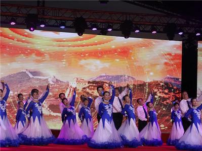 精彩的国际标准舞展演意犹未尽？今天还有……