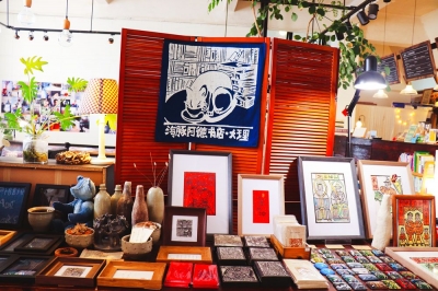 走出故乡，定居乌托邦，2021是海豚阿德书店和小白在大理的第9年