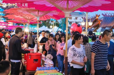多彩暑期 研学玉溪｜花花市集，心动来袭，今晚19:00抚仙湖广龙小镇喊你来赶花街啦！