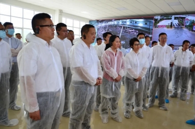 州委州政府召开“南部弥南农旅结合”现场办公会，杨国宗、陈真永率队调研并讲话
