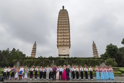 “党旗飘扬，红歌嘹亮”，庆祝中国共产党成立100周年景区文艺巡演在三塔见证下圆满演出