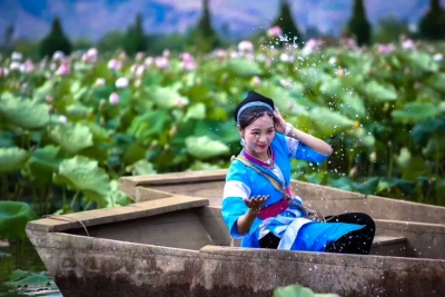 这个夏天，这是鹤庆新华银匠村最正确的打开方式