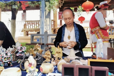 这位“泥人苏”，跨越30多年，在泥塑技艺中匠心传承大理文化