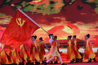 通海县举办庆祝中国共产党成立100周年文化惠民专场演出 