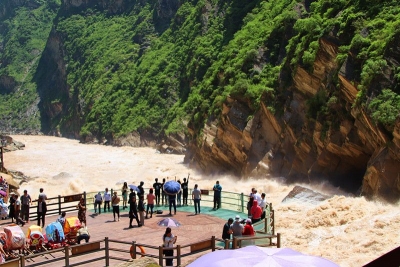 金沙江进入丰水期  香格里拉虎跳峡又现壮观景致    