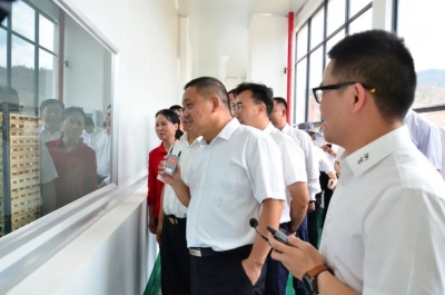 州委州政府召开“南部弥南农旅结合”现场办公会，杨国宗、陈真永率队调研并讲话