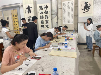 墨韵国学献礼建党百年 西南林业大学举办书画朗诵比赛