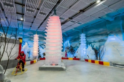 暑期来临，到大理天龙八部影视城冰雪大世界清凉一“夏”！
