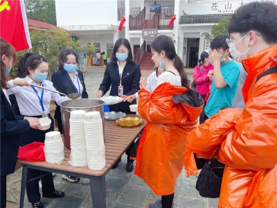 “唱响中国梦 党在我心中”  大理旅游集团索道运营中心开展主题党日活动